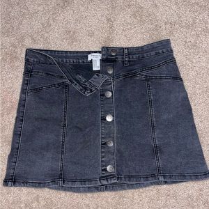 Forever 21 black button up Denim Skirt, like new without tags, size 30
